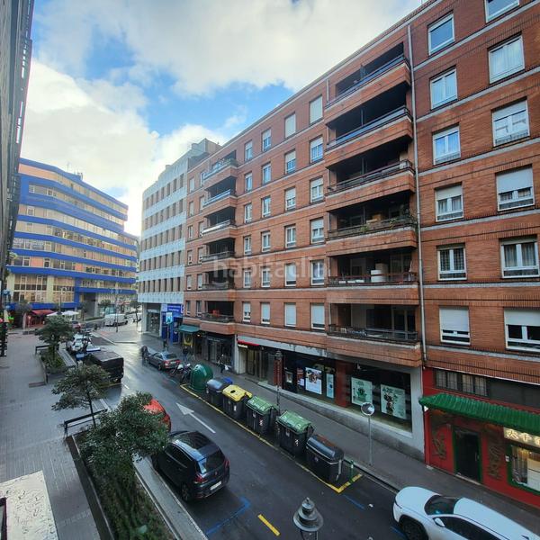 Foto 3f682569-8cfd-4ee8-9bd1-96bb0f7f05a2. Flat with heating parking in San Pedro de Deusto - La Ribera Bilbao