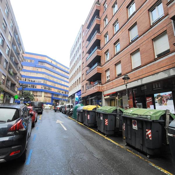 Foto 54f412fc-22b9-4914-bae8-b08991152299. Flat with heating parking in San Pedro de Deusto - La Ribera Bilbao