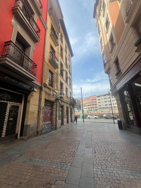 Foto 43604a40-819d-4e02-967c-859bdd642a02. Pis a Casco Viejo Bilbao