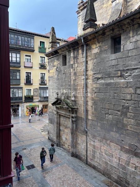 Foto 909bc1af-50eb-4b75-93e7-55d634c8bb3f. Lloguer pis a Casco Viejo Bilbao