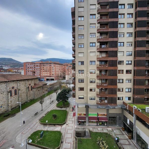 Foto 5886d03e-82ce-4209-af27-d5834dddc85e. Pis amb calefacció a Basurtu Bilbao