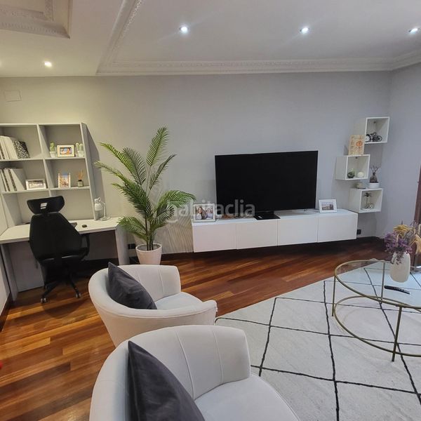 Foto 6ea95a1a-42fc-4209-89d4-4b0b62ce1b30. Flat with heating in Zona Indautxu Bilbao