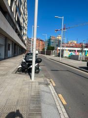 Location Parking voiture à Iralabarri. Garaje en alquiler en eskurtze
