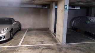 Autoparkplatz  Carrer pompeu fabra. Plaza de parking en zona biblioteca