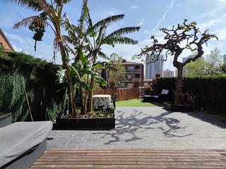 Etagenwohnung  Avinguda de les vilares. Espectacular planta baja con 100m2 de jardn.