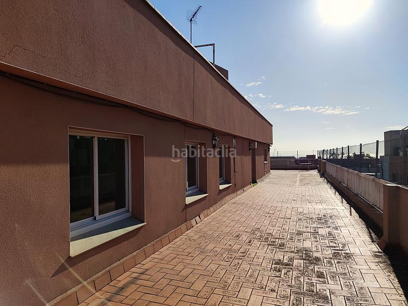 Foto 2705adf2-9c2f-43f0-97e6-df23e2e8ea5f. Attique avec parking dans Morera Badalona