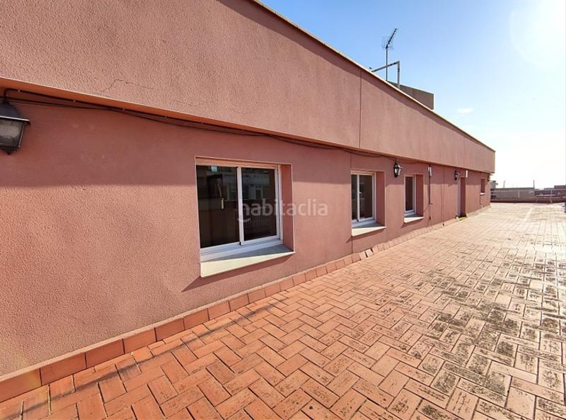 Foto 5252fbcc-6d7e-45bf-9b95-f8315f2fbb7c. Attique avec parking dans Morera Badalona