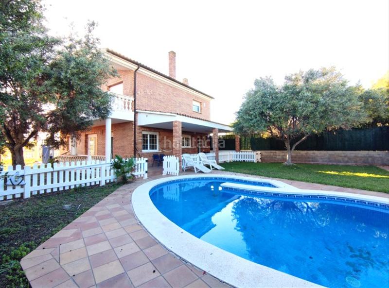 Lloguer Xalet  Carrer nou de la virreina. Chalet de 340m2 construido a 4 vientos con piscina privada