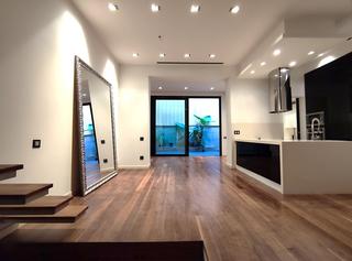 Planta baixa  Carrer de les guixeres. Excepcional planta baja de 90m2 reformada con acabados de alta c