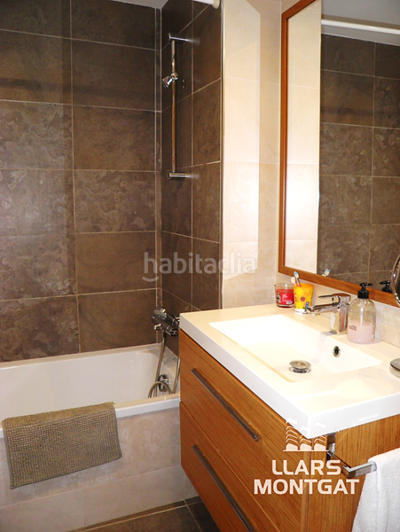 Foto 6c803952-5689-446b-b1e9-30a909e13f2a. Rent ground floor with heating parking pool in Tiana