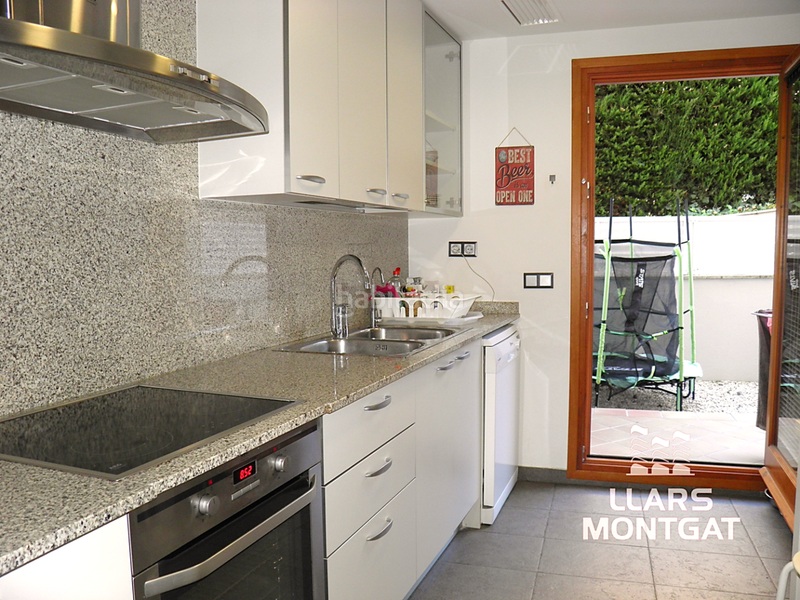 Foto 94d06d31-2cb7-420f-9d94-280689bfc99a. Rent ground floor with heating parking pool in Tiana