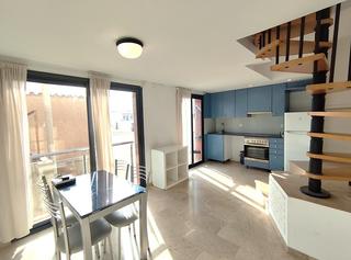 Estudi  Carrer cam ral. Estudio dplex de 42m2 con vistas al mar