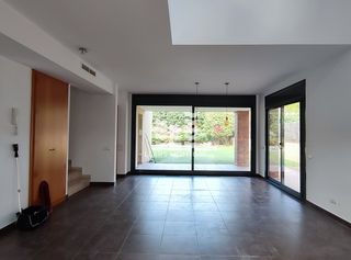 Location Chalet  Carrer nou de la virreina. Casa de 250m2 construida a 4 vientos con jardín y piscina