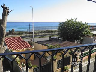 Miete Reihenhaus  Carrer marquès de monsolis. Casa pareada de 160m2 en 2ª linea de mar