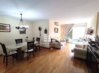 Pis  Avinguda del turó. Amplia vivienda de 120m2, 4hab y 2 baños. ascensor