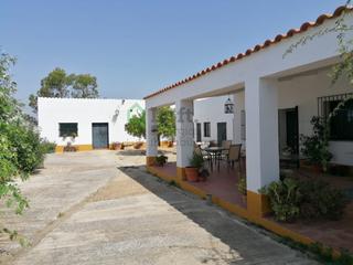 Chalet  N/a. Chalet con piscina en casas aisladas de gévora