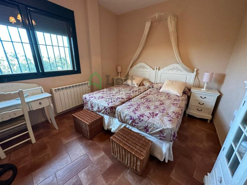 Foto 891d68b1-64f8-4187-861b-e4f05c418452. Chalet  con piscina privada en tres arroyos en Badajoz