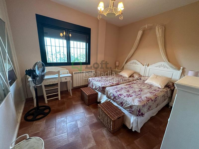 Foto 8b7b9749-5bb5-438f-b180-8878658556a9. Chalet  con piscina privada en tres arroyos en Badajoz