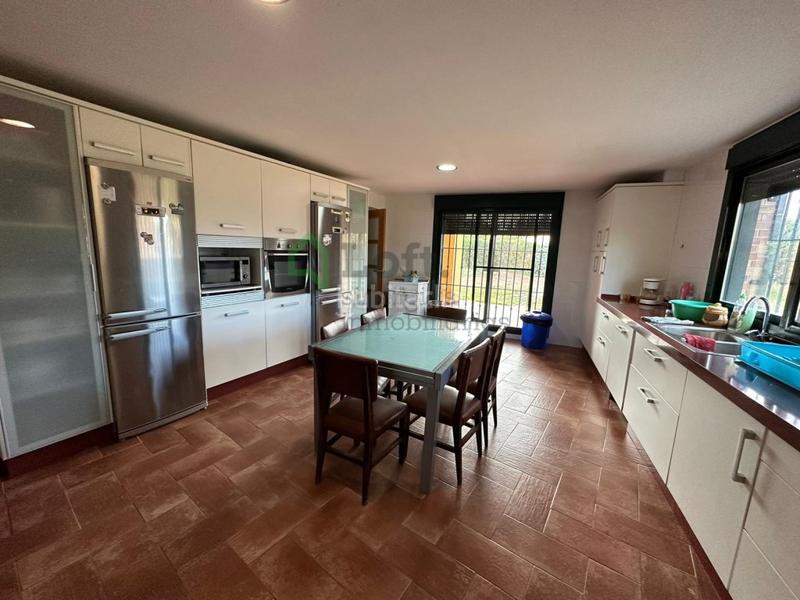 Foto 930f655d-e113-4e70-8feb-44b36841677a. Chalet  con piscina privada en tres arroyos en Badajoz