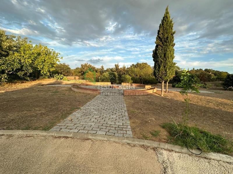 Foto e54c3b91-1e2e-48fd-aaf1-a86fbb3356ef. Chalet  con piscina privada en tres arroyos en Badajoz