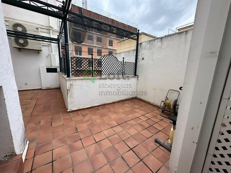 Foto c5864531-4457-45d3-994c-33c43f20c57c. Flat with parking in Santa Marina Badajoz