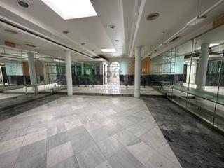 Affitto Locale commerciale in Casco Antiguo. Amplio local comercial junto avda. juan carlos i