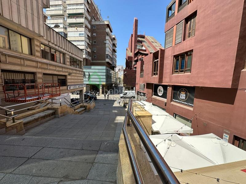 Foto 0b33d875-923e-4cc2-9827-5d184ae18200. Alquiler local comercial amplio local comercial junto avda. juan carlos i en Badajoz