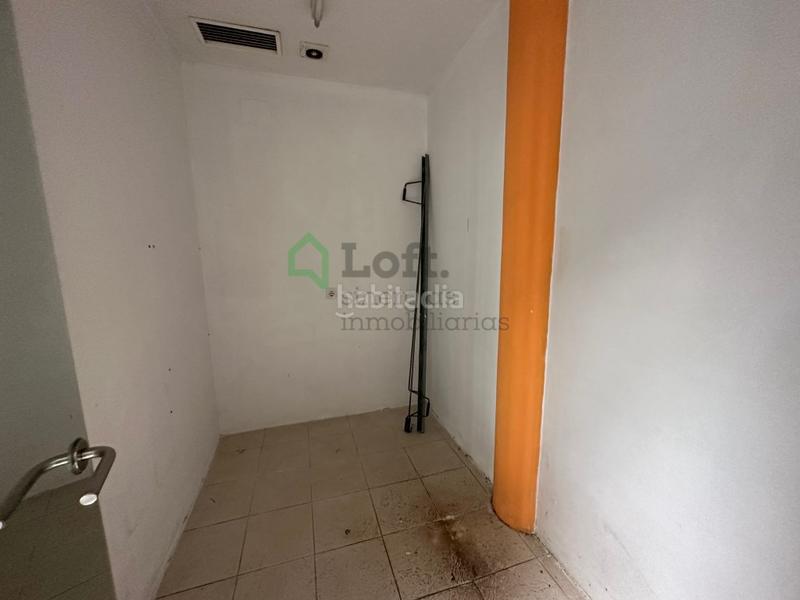 Foto 3b3b75fe-a0a1-4ebe-ac72-d22479b5c99b. Alquiler local comercial amplio local comercial junto avda. juan carlos i en Badajoz