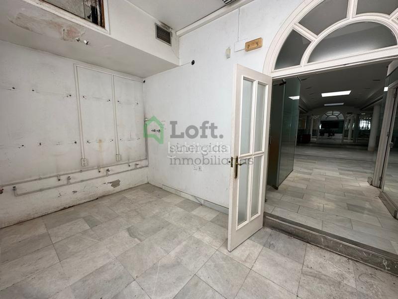Foto b427fb2b-c3d1-479d-afbb-7f06e6deafe5. Alquiler local comercial amplio local comercial junto avda. juan carlos i en Badajoz