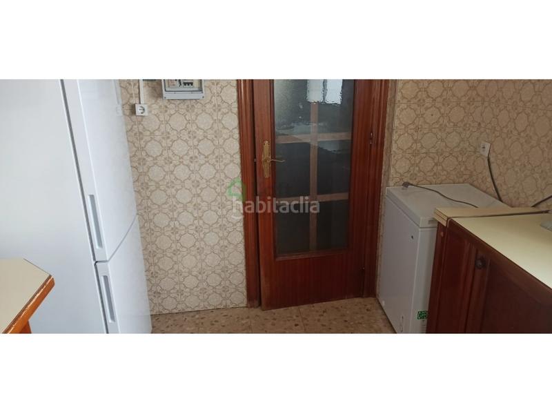 Foto 72d8d2b8-f13a-4402-a671-aad4d770f073. Alquiler piso  amueblado para estudiantes en el centro en Badajoz