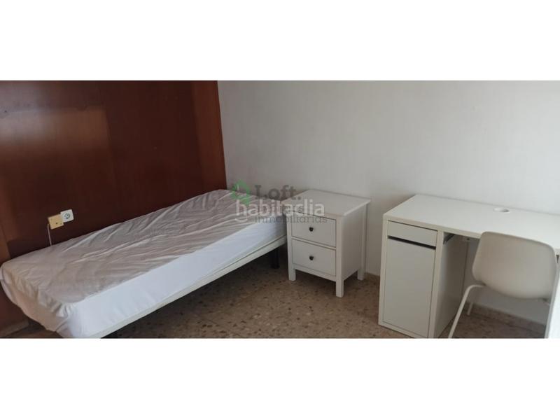 Foto fdff1c63-dfa2-414d-a174-839792d22390. Alquiler piso  amueblado para estudiantes en el centro en Badajoz