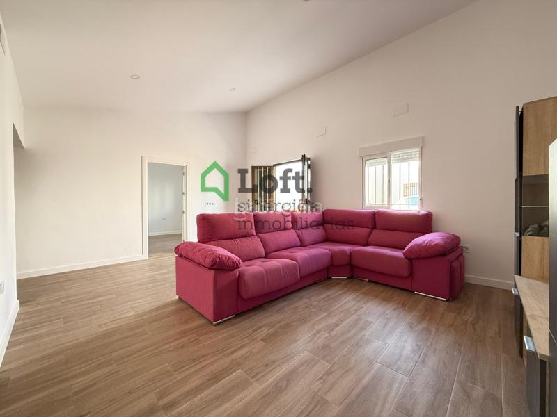 Foto 48f3a599-1764-4943-ae29-9eb9e3e0a630. Haus mit parking in pedanías de Badajoz Badajoz