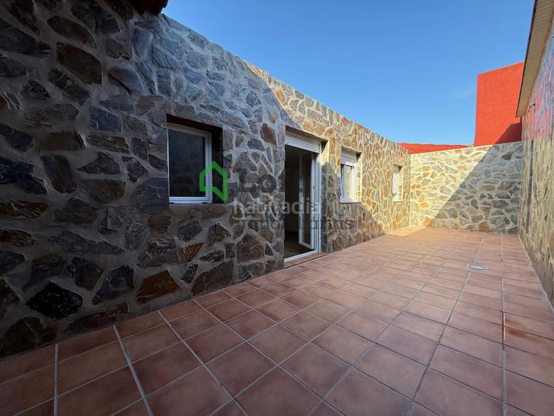 Foto c086568e-a7a6-4e57-8ba9-67f0fcea73d2. Haus mit parking in pedanías de Badajoz Badajoz