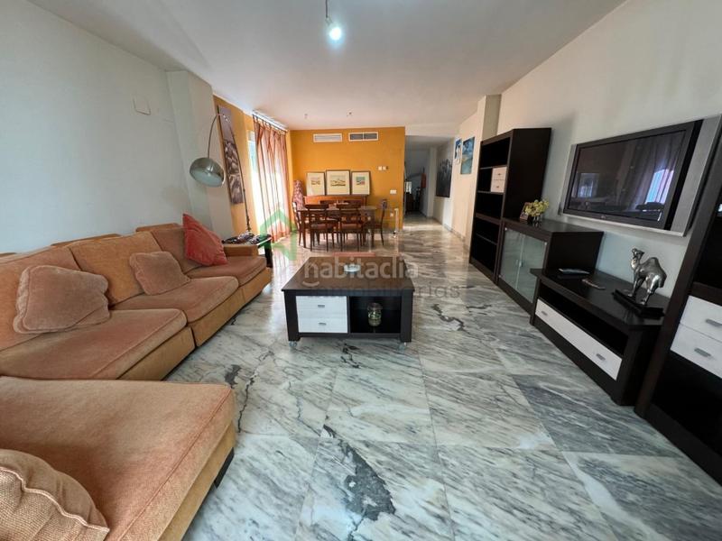 Foto 13e70703-a75f-48e1-b059-b9430595074a. Àtic amb calefacció aparcament a Pardaleras Badajoz