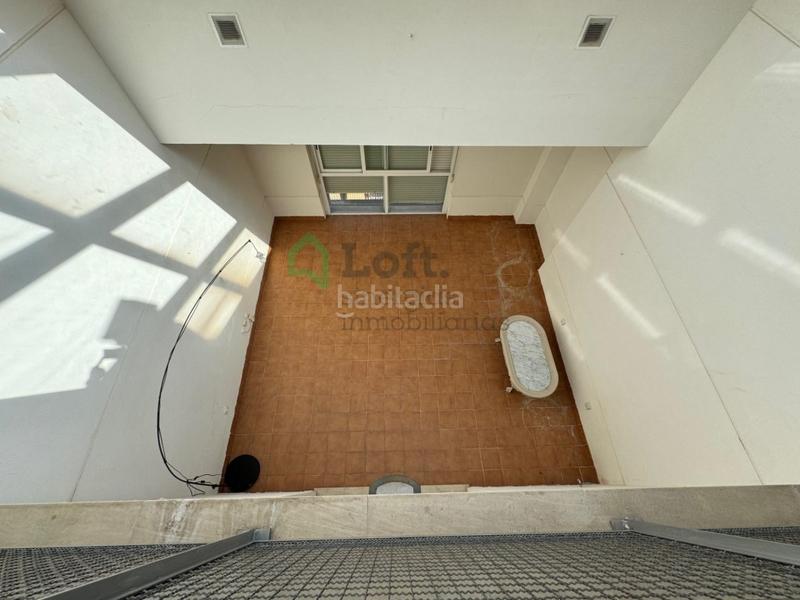 Foto 9d516096-9351-468d-be04-f0b97e05bec1. Àtic amb calefacció aparcament a Pardaleras Badajoz