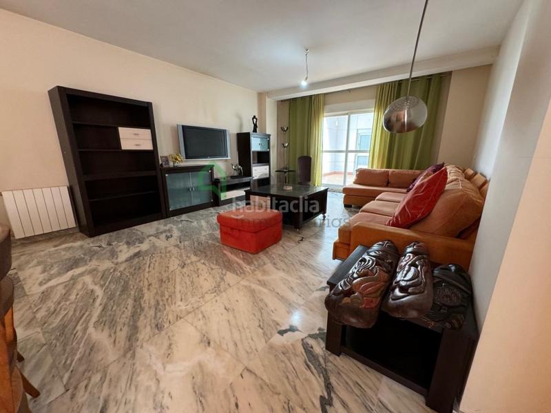 Foto bb7a6470-53b4-4b89-bfd2-d3f41e36f867. Àtic amb calefacció aparcament a Pardaleras Badajoz