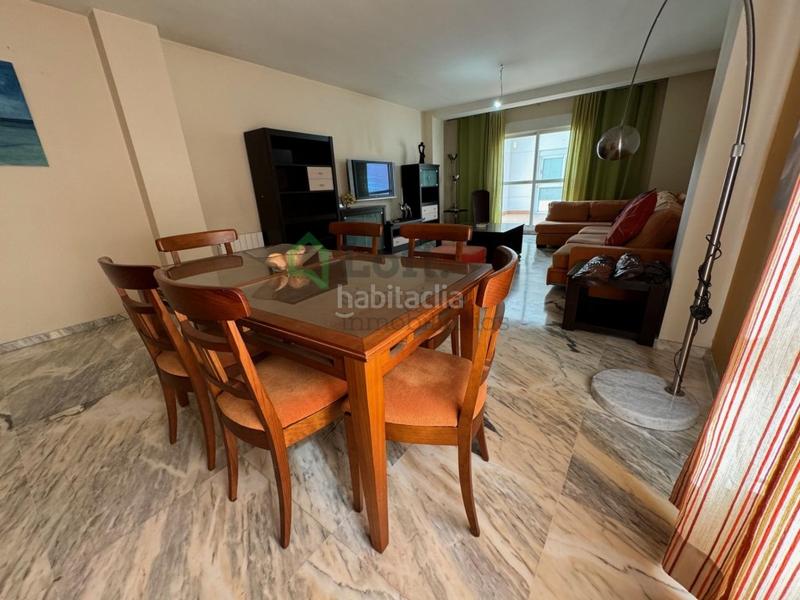 Foto e0d2d0f1-8cb9-45e8-a5d6-e923aca050bd. Àtic amb calefacció aparcament a Pardaleras Badajoz