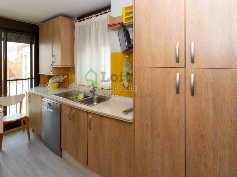 Foto 8decbeff-57bb-491f-acd9-e120930dd3b3. Piso  con garaje y trastero en el Casco Antiguo en Badajoz