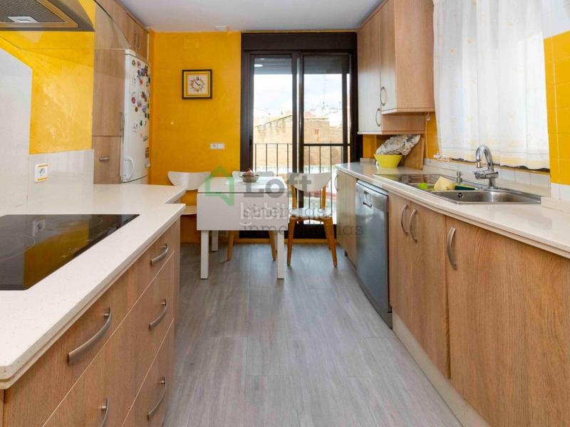 Foto d8cec283-711e-48de-a1a2-ca32f174ab1e. Piso  con garaje y trastero en el Casco Antiguo en Badajoz