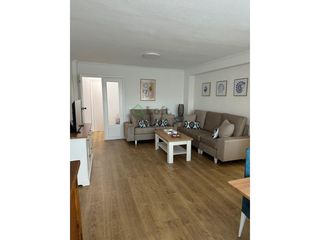Affitto Appartamento in Valdepasillas - La Paz - Huerta Rosales. Piso para estudiantes de 4 dormitorios en valdepasillas