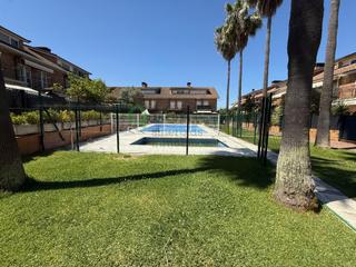 Casa adossada  N/a. Estupendo adosado con piscina y garaje en huerta rosales