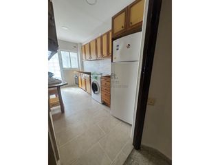 Miete Etagenwohnung in Santa Marina. Piso reformado de 4 dormitorios para estudiantes corte inglés