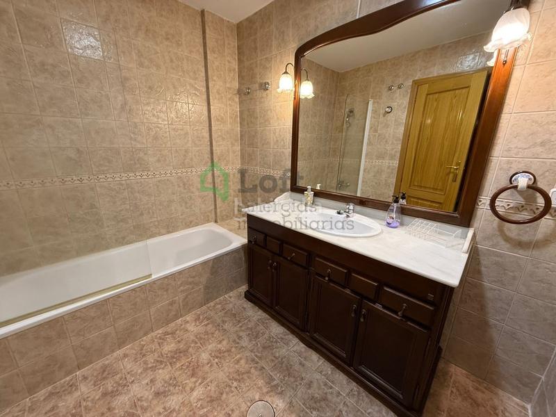 Foto 7bacc532-c60c-42e0-9a17-8ef6c975b54b. Location duplex avec parking dans Pardaleras Badajoz