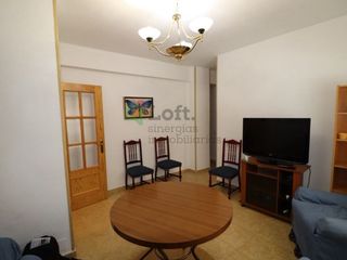 Rent Flat in Ciudad Jardín. Piso amueblado para estudiantes junto a estación de autobuses