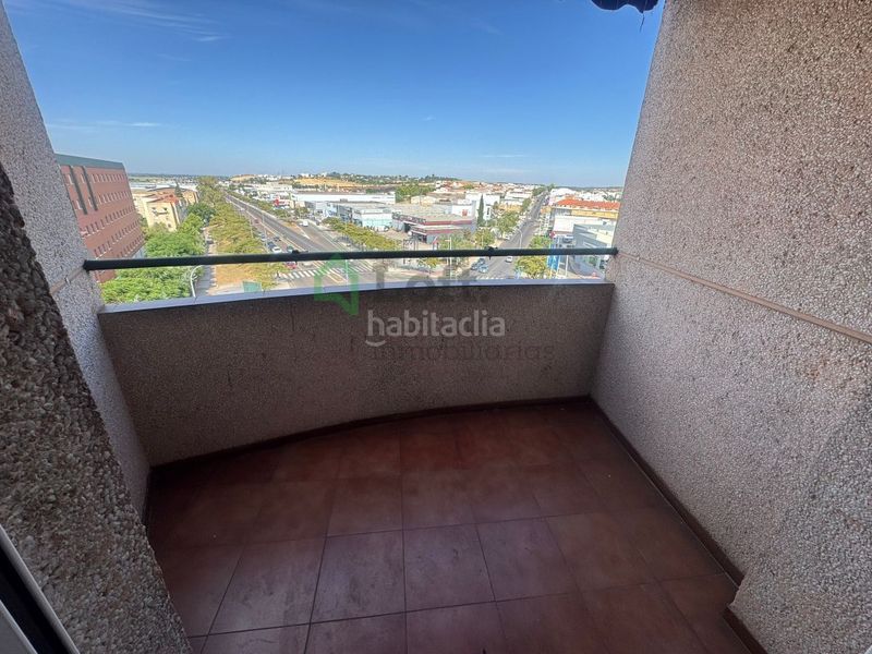 Foto 0c6f46ce-cfc1-4b0c-9f58-e78d5fe4ce65. Pis amb aparcament a Carretera de Sevilla - Los Montitos Badajoz