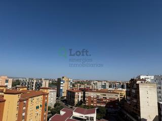 Pis a Santa Marina. Gran piso con garaje y trastero en el centro
