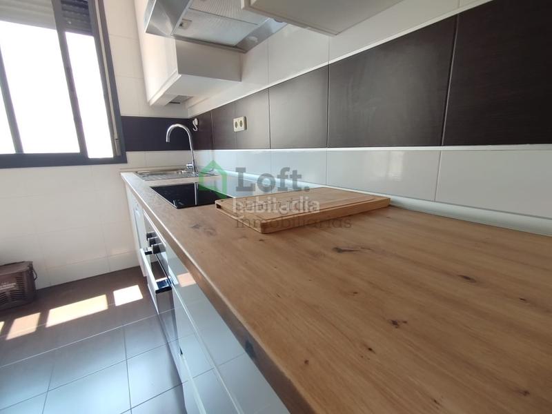 Foto 09e46553-b8a9-4737-9ac3-3168894b8452. Apartament amb calefacció aparcament a La Estación Badajoz