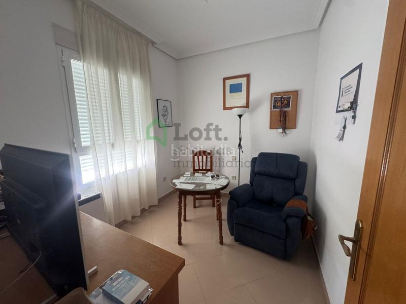 Foto 3d65454e-99bf-429c-b547-f7675eb6e504. Chalet gran chalet en los montitos en Carretera de Sevilla - Los Montitos Badajoz