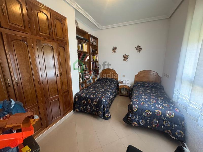 Foto a1bf208b-7eaa-4f01-871e-f258839dc13e. Chalet gran chalet en los montitos en Carretera de Sevilla - Los Montitos Badajoz