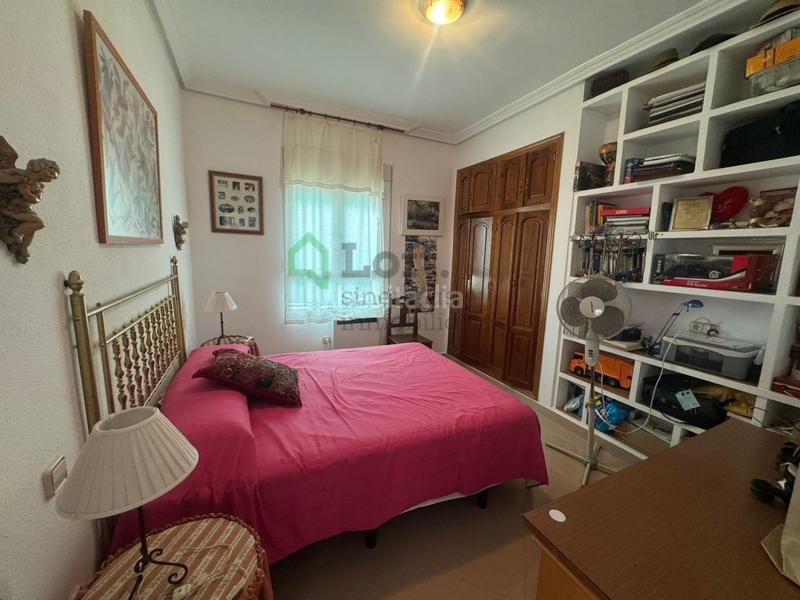 Foto acc4d4f5-4b88-4b92-b892-208c8f3bbc02. Chalet gran chalet en los montitos en Carretera de Sevilla - Los Montitos Badajoz